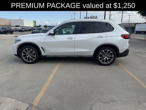 Used 2022 BMW X5 sDrive40i w/ Premium Package RWD image 2