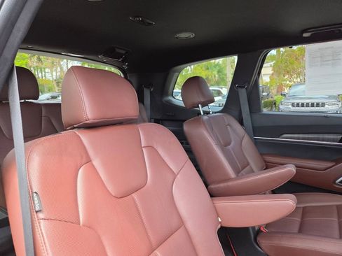 Used 2024 Kia Telluride EX w/ EX Captain's Chair Package image 14