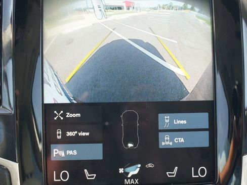 Used 2021 Volvo XC90 T6 Momentum w/ Advanced Package image 8