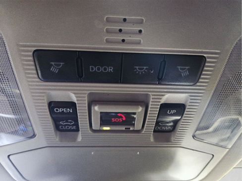Used 2022 Toyota RAV4 XLE Premium AWD/4WD image 18