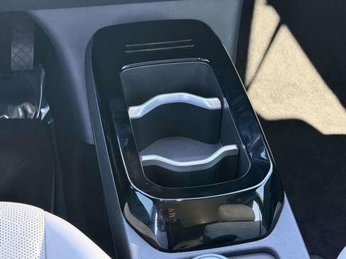 Used 2022 Volkswagen ID.4 Pro S image 19