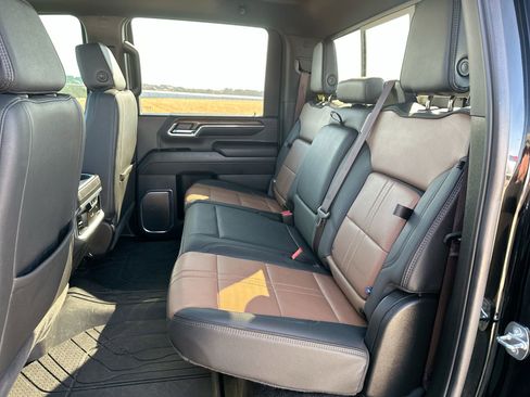 Used 2024 Chevrolet Silverado 3500 High Country w/ High Country Premium Package image 23