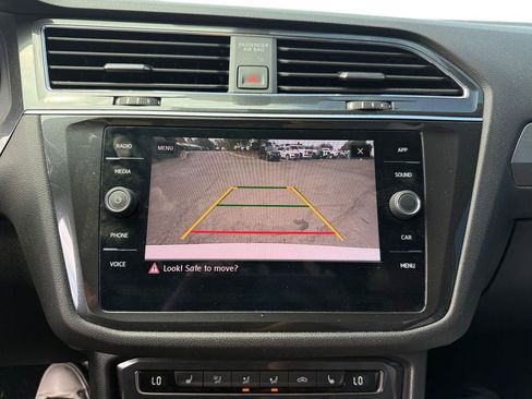 Used 2019 Volkswagen Tiguan SE AWD/4WD image 12