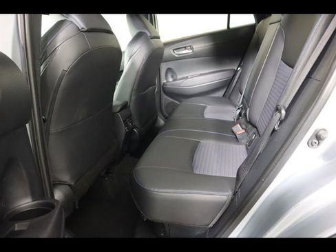 Used 2024 Toyota Corolla Cross AWD Hybrid w/ Convenience Package image 17