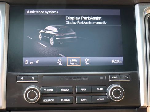 Used 2018 Porsche Macan AWD/4WD image 37