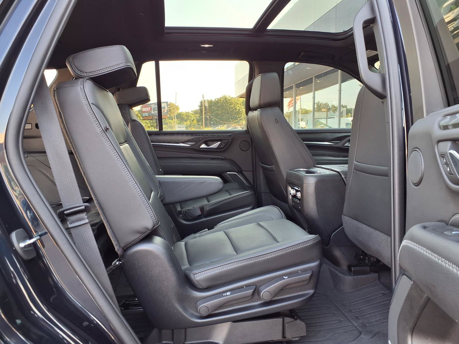 Used 2022 GMC Yukon Denali AWD/4WD image 28