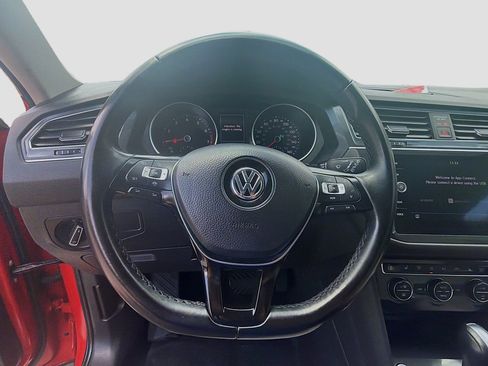 Used 2019 Volkswagen Tiguan SE image 8