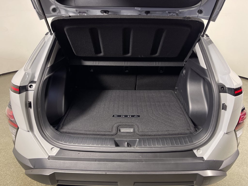 Certified 2025 Hyundai Kona SEL AWD/4WD image 11