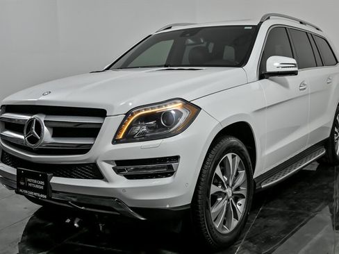 Used 2014 Mercedes-Benz GL 450 4MATIC w/ Lighting Package image 5