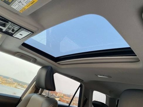 Used 2019 Toyota 4Runner SR5 Premium AWD/4WD image 17