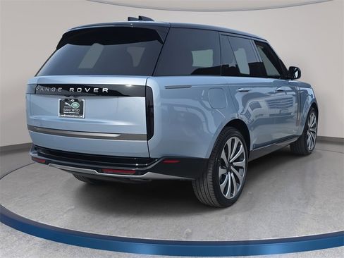 New 2026 Land Rover Range Rover SE image 5