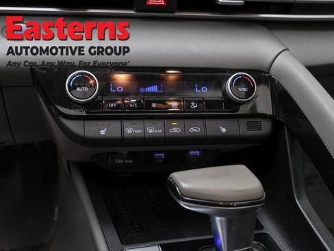 Used 2022 Hyundai Elantra SEL w/ Convenience + Premium Package FWD image 20