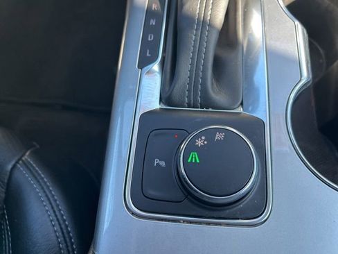 Used 2019 Chevrolet Blazer LT FWD image 33
