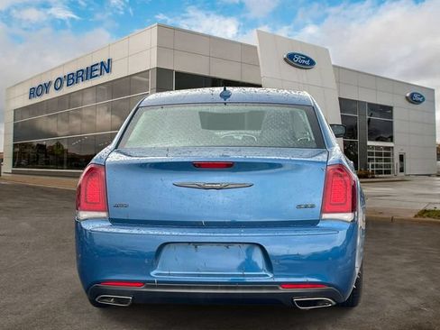 Used 2022 Chrysler 300 Touring L w/ Popular Equipment Group AWD/4WD image 4