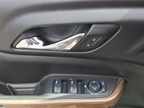 Used 2017 GMC Acadia SLE FWD image 2