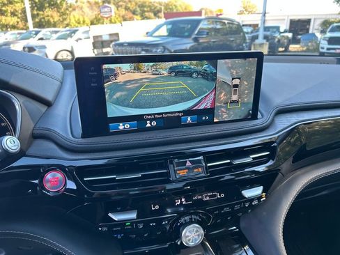 New 2026 Acura MDX SH-AWD image 17