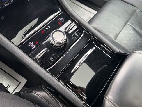 Used 2022 Jeep Grand Cherokee L Overland w/ Luxury Tech Group IV AWD/4WD image 38