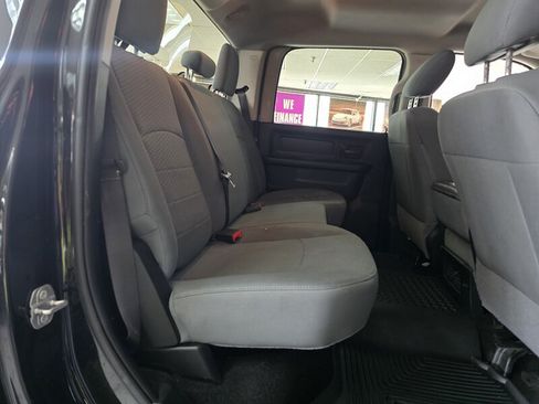 Used 2018 RAM 1500 Express w/ Black Ram 1500 Express Group AWD/4WD image 17