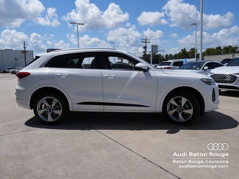 Used 2025 Audi Q5 Premium Plus w/ Premium Plus AWD/4WD image 6