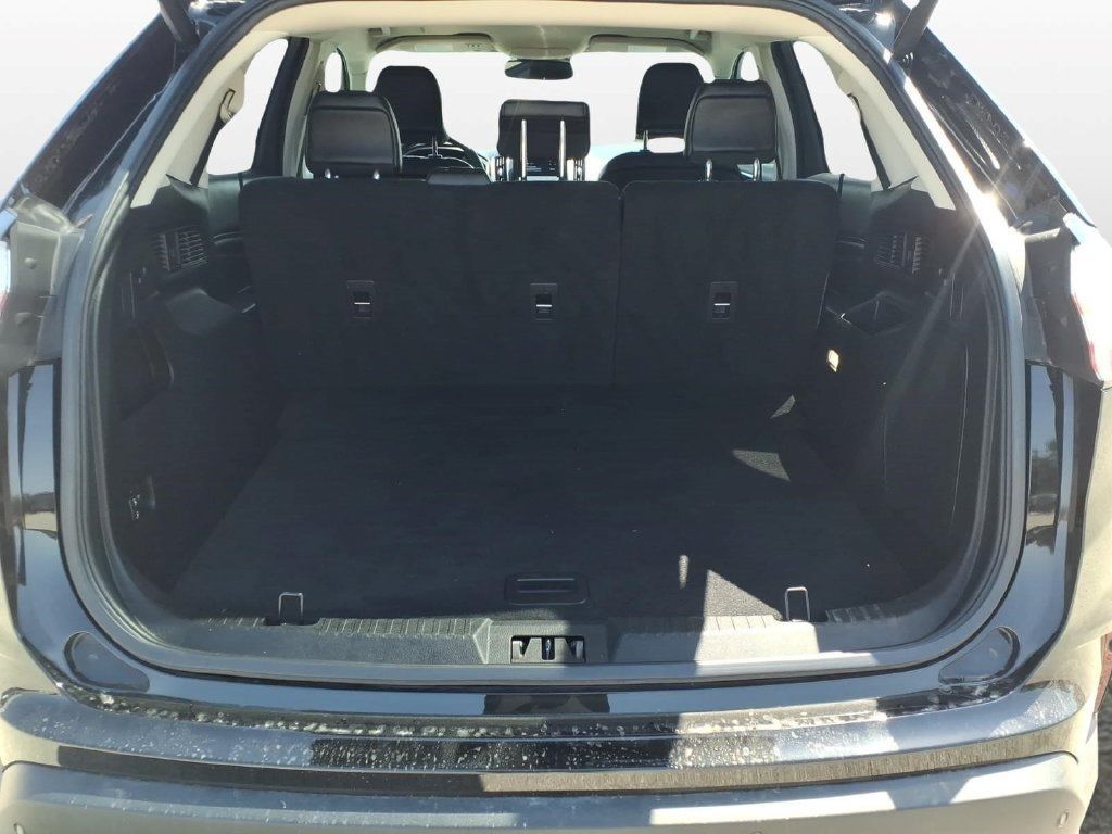 Used 2023 Ford Edge Titanium AWD/4WD image 10