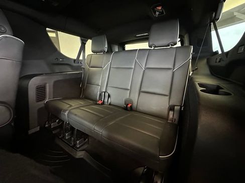 Used 2022 Cadillac Escalade ESV Premium Luxury AWD/4WD image 22