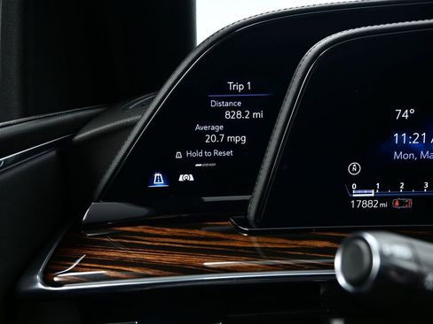 Used 2023 Cadillac Escalade ESV Luxury RWD image 23