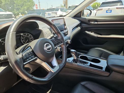 Used 2024 Nissan Altima 2.5 SR FWD image 10