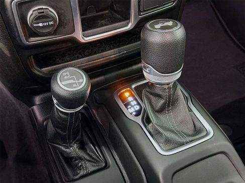 Used 2024 Jeep Wrangler Unlimited Sport AWD/4WD image 17