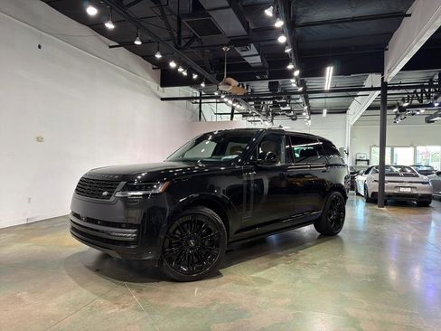 Used 2024 Land Rover Range Rover Long Wheelbase Autobiography image 2