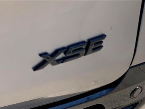 Used 2026 Toyota Sienna XSE FWD image 10