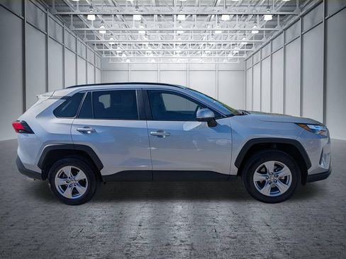 Used 2025 Toyota RAV4 XLE AWD/4WD image 13