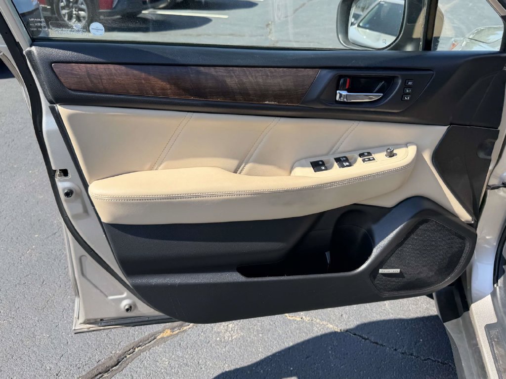 Used 2019 Subaru Outback 3.6R Limited AWD/4WD image 16