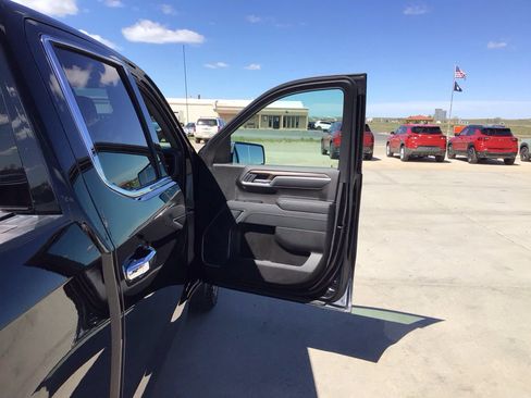Used 2025 GMC Sierra 1500 SLT AWD/4WD image 18
