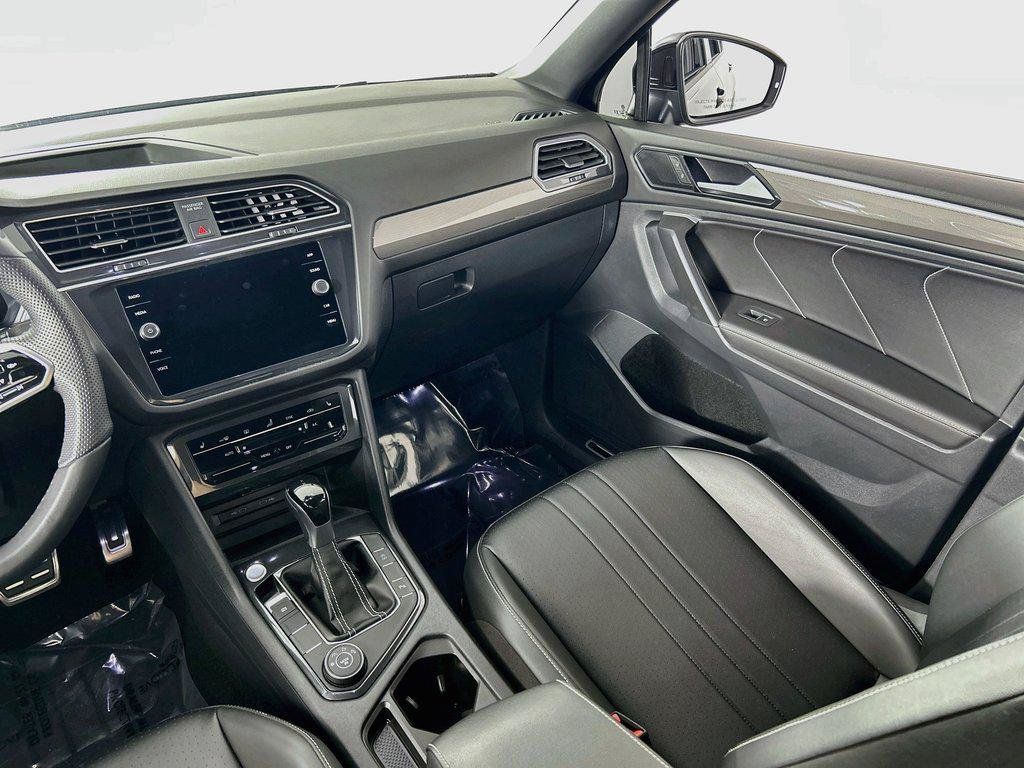 Certified 2024 Volkswagen Tiguan SE R-Line AWD/4WD image 23