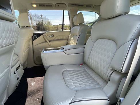 Used 2018 INFINITI QX80 4WD w/ Deluxe Technology Package image 12