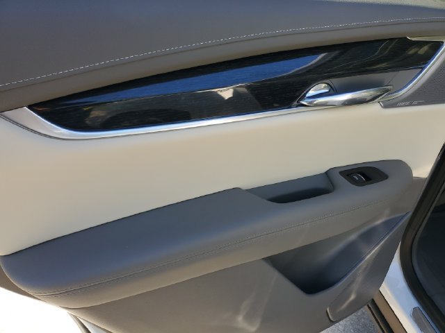 Used 2025 Cadillac XT6 Premium Luxury FWD image 16