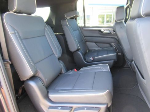 New 2026 Chevrolet Suburban Premier image 31