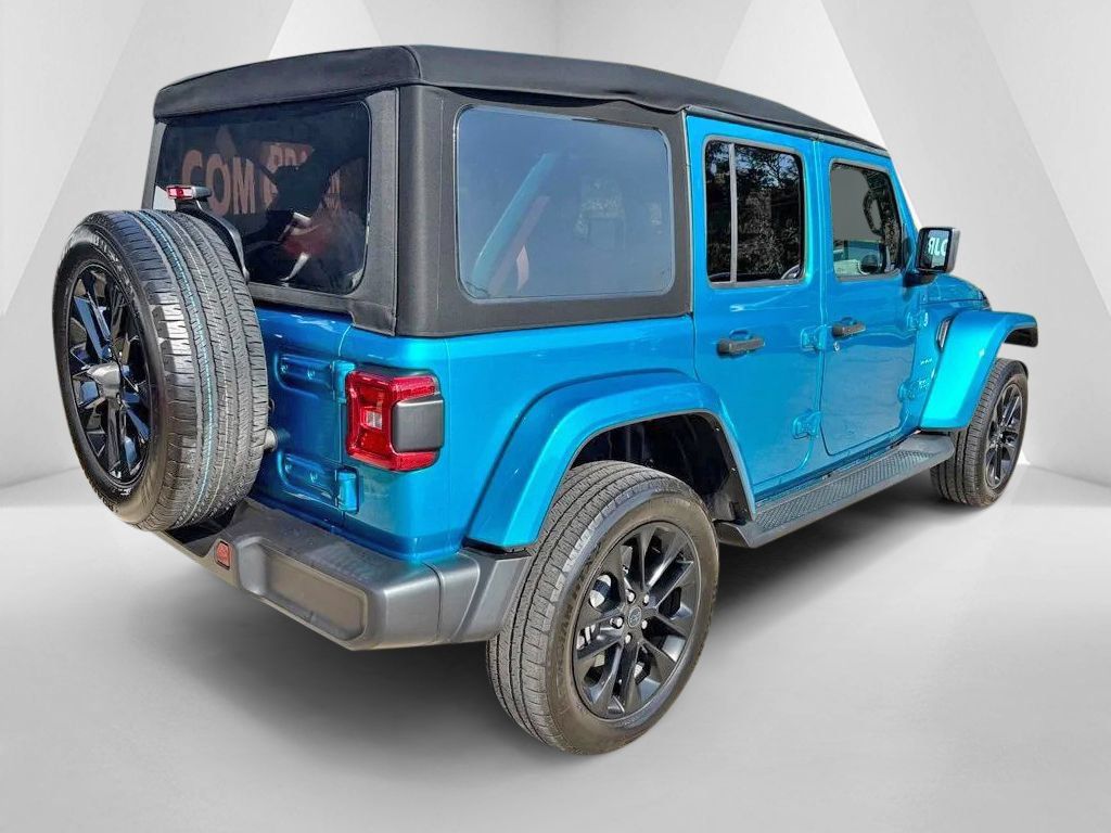 Used 2024 Jeep Wrangler Unlimited Sahara w/ Technology Group AWD/4WD image 7