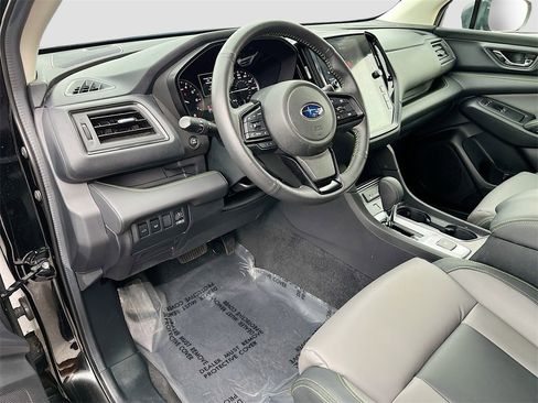 Used 2024 Subaru Ascent Onyx Edition image 9
