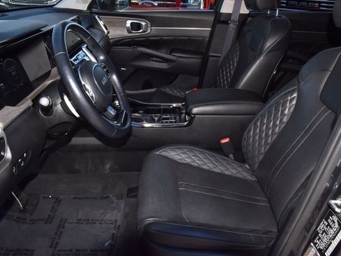 Used 2023 Kia Sorento SX Prestige image 13