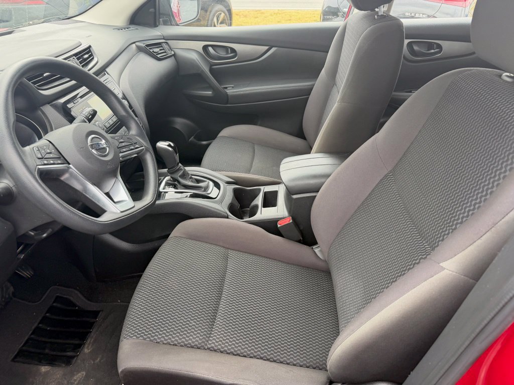 Used 2018 Nissan Rogue Sport S w/ S Appearance Package FWD image 9