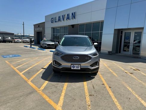 Used 2024 Ford Edge SEL w/ Convenience Package AWD/4WD image 2