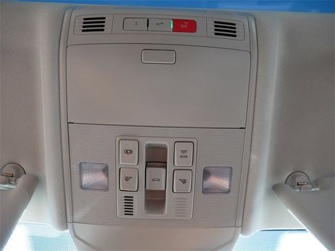 Certified 2024 Volkswagen Jetta SE image 35