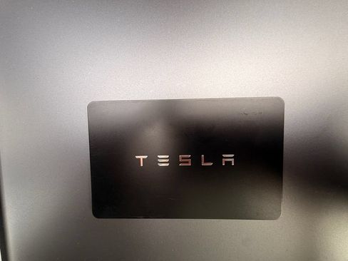 Used 2024 Tesla Model Y Long Range AWD/4WD image 32
