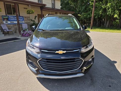 Used 2020 Chevrolet Trax Premier w/ LPO, Cargo Package AWD/4WD image 9