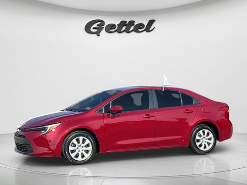 Used 2023 Toyota Corolla LE FWD image 1