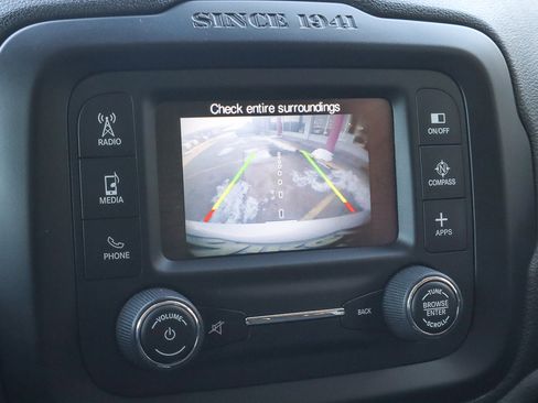 Used 2017 Jeep Renegade Latitude image 12