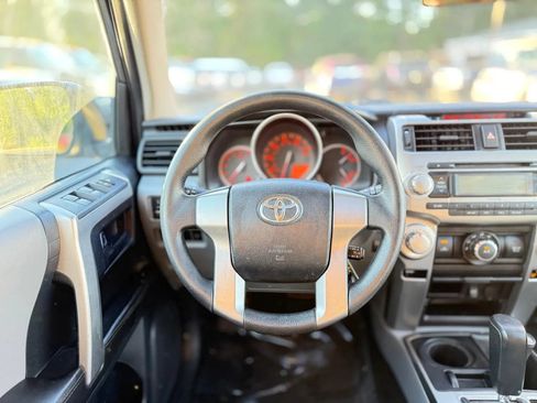 Used 2010 Toyota 4Runner SR5 AWD/4WD image 15