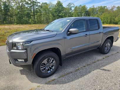 New 2025 Nissan Frontier SV w/ SV Convenience Package