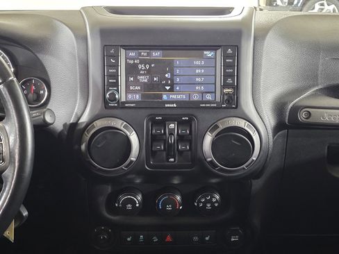 Used 2016 Jeep Wrangler Unlimited Sport image 18